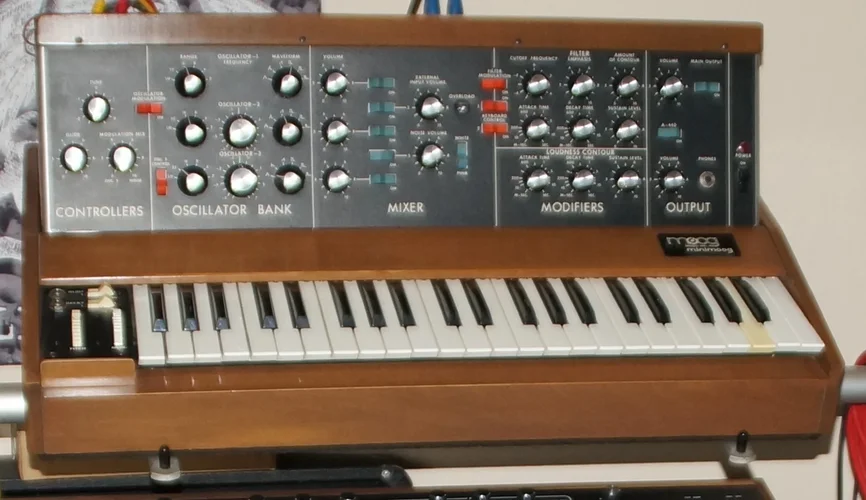 minimoog.jpg minimoog.jpg