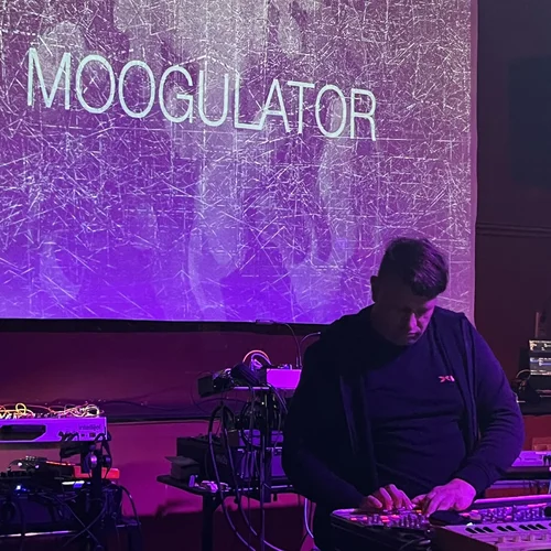 Moogulator.webp Moogulator.webp