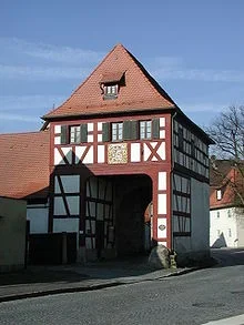 220px-Markt_Erlbach_Torhaus.webp 220px-Markt_Erlbach_Torhaus.webp