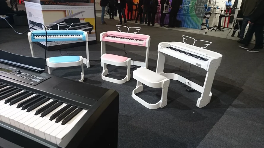 Musikmesse 2018 Kinderklaviere.webp Musikmesse 2018 Kinderklaviere.webp