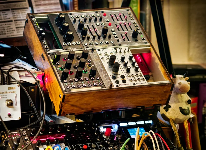 2-twoje-gacie-wisialy-na-krzakach.jpg 2-twoje-gacie-wisialy-na-krzakach.jpg