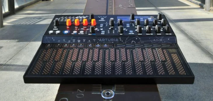 arturia-microfreak-stellar-synthesizer-aufmacher-730x345.webp
