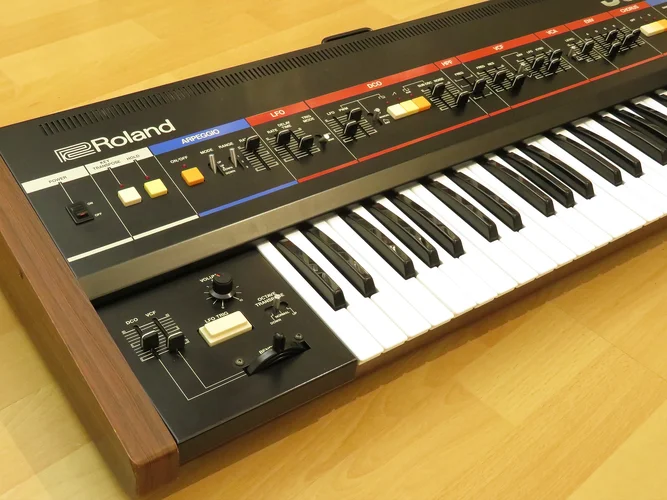 roland_juno-60_07l.webp