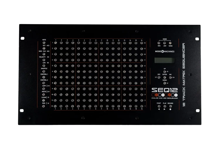 SEQ12-ModeMachines-Photoshoot (4).webp