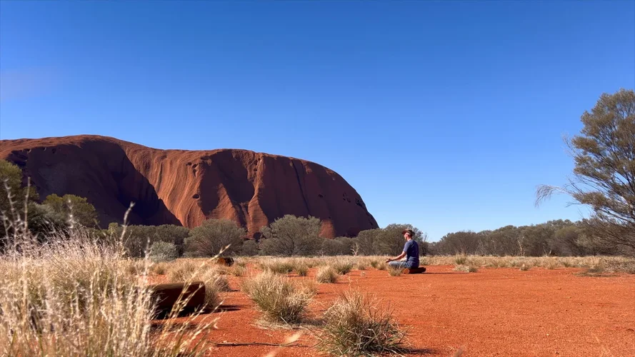 uluru-meditation.webp