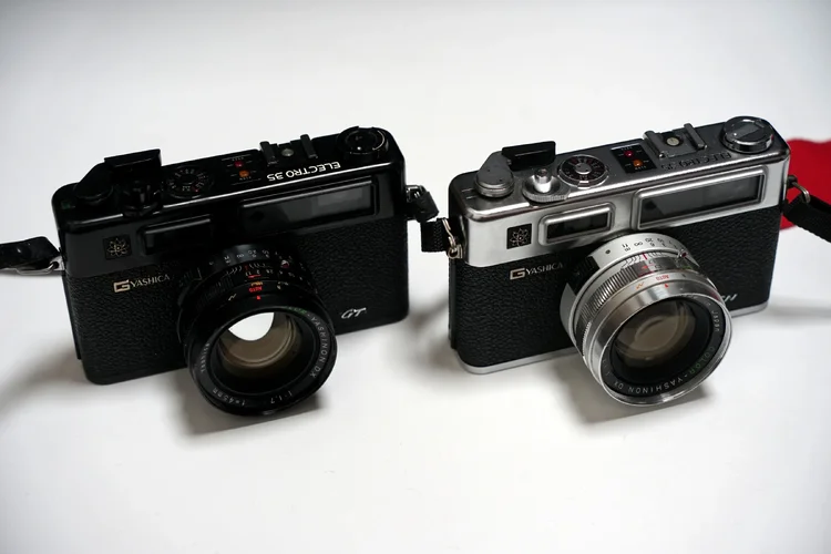 Yashica Electro 35 B&amp;W Set.webp