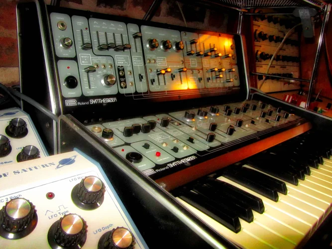 2018-014 Roland System 100.webp 2018-014 Roland System 100.webp