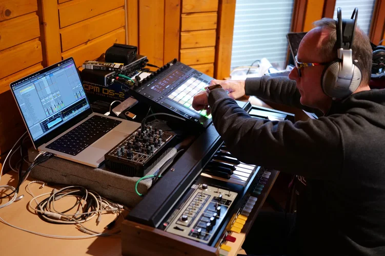 25_0314_LS5_0293bkw.webp 25_0314_LS5_0293bkw.webp