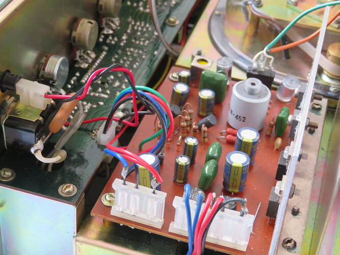 Monacor EM-200 02.jpg