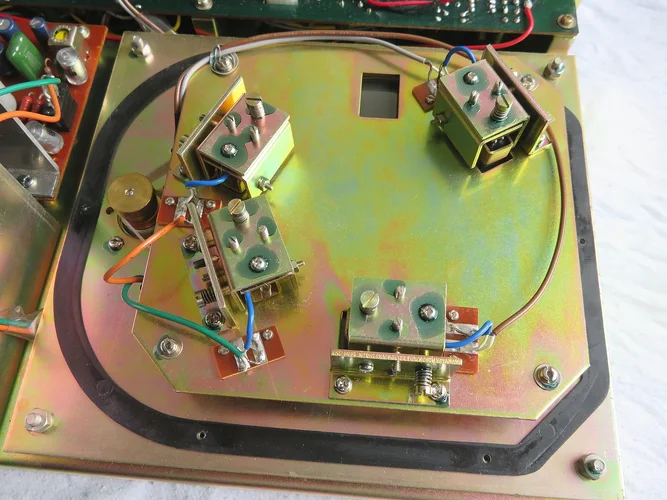 Monacor EM-200 04.jpg Monacor EM-200 04.jpg