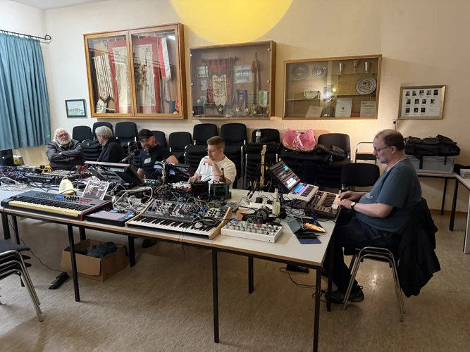 EA Synth Tech 5731.webp