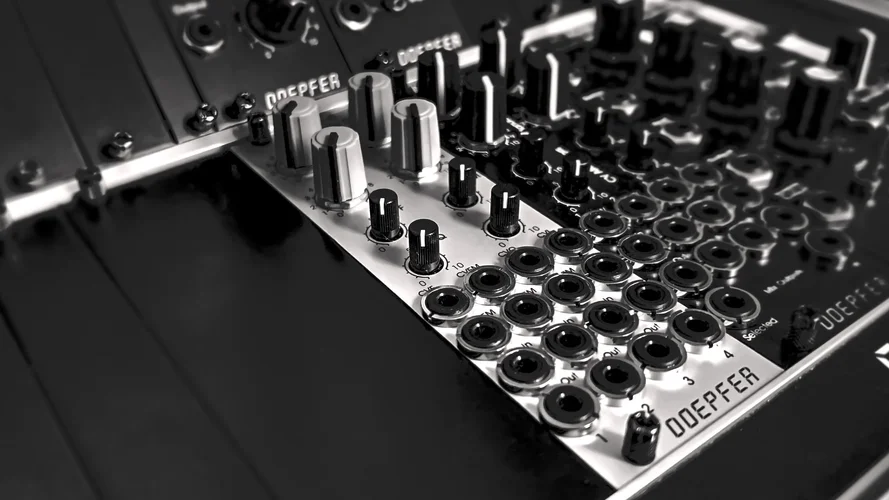 20250807-05 Doepfer Quad Poly VCF A-105-4.webp 20250807-05 Doepfer Quad Poly VCF A-105-4.webp