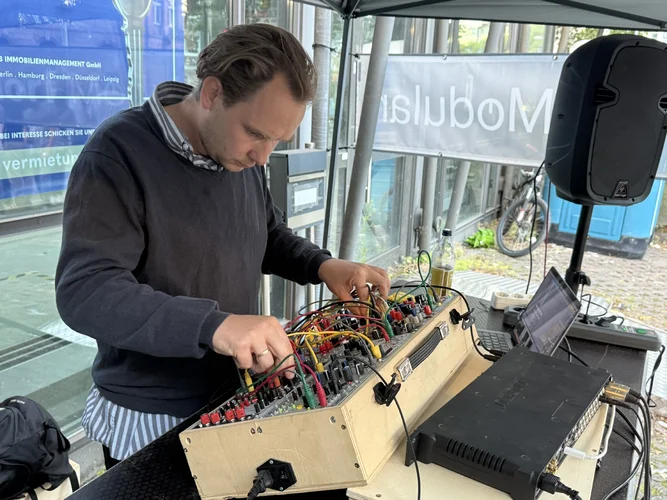Düsseldorf Modular Performance Büdchentag 7811.webp