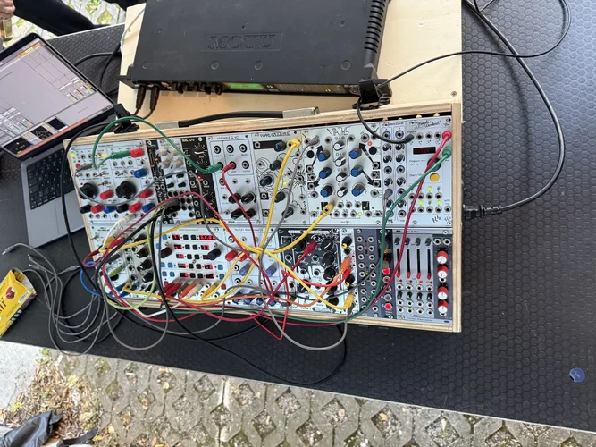 Düsseldorf Modular Performance Büdchentag 7806.webp