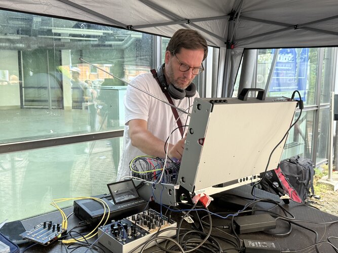 Düsseldorf Modular Performance Büdchentag 7778.jpeg