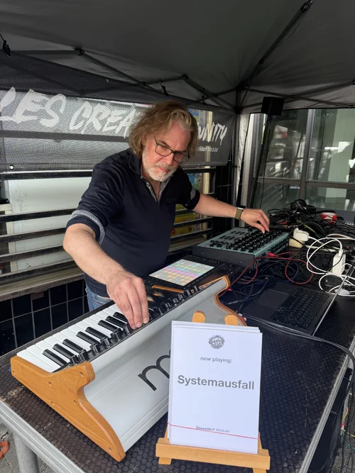 Düsseldorf Modular Performance Büdchentag 7697.jpeg