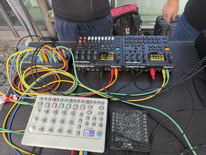 Düsseldorf Modular Performance Büdchentag 7681.webp