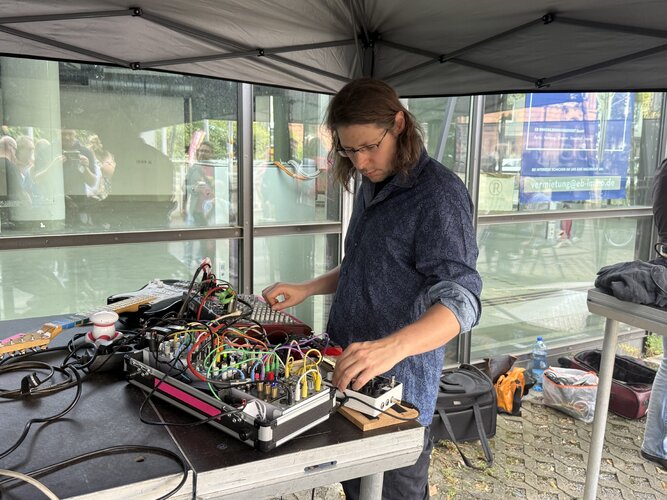 Düsseldorf Modular Performance Büdchentag 7653.jpeg Düsseldorf Modular Performance Büdchentag 7653.jpeg