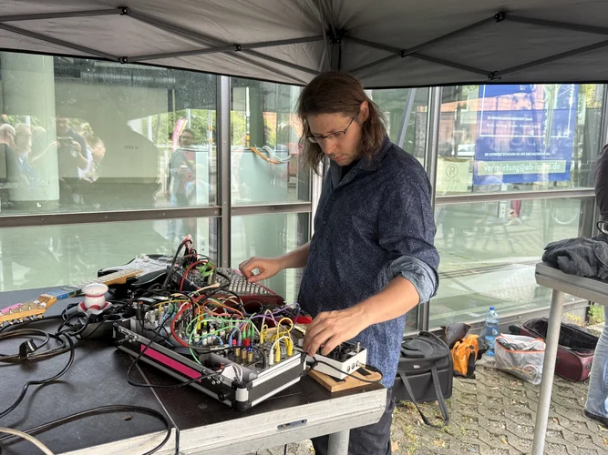 Düsseldorf Modular Performance Büdchentag 7653.jpeg