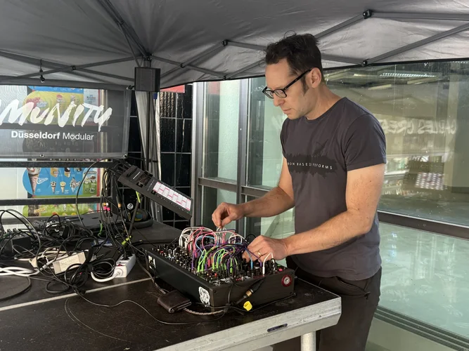 Düsseldorf Modular Performance Büdchentag 7601.jpeg