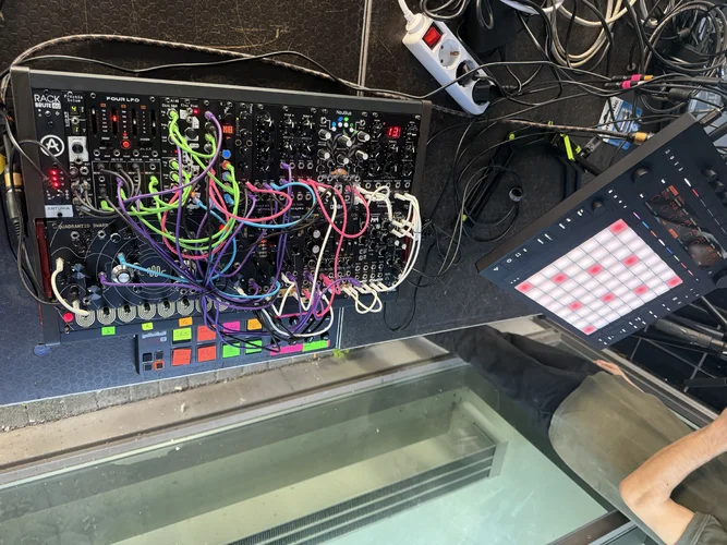 Düsseldorf Modular Performance Büdchentag 7591.webp