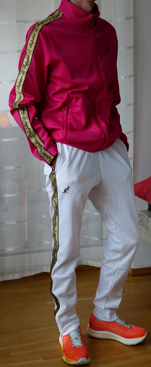 Tracksuit_1.jpg