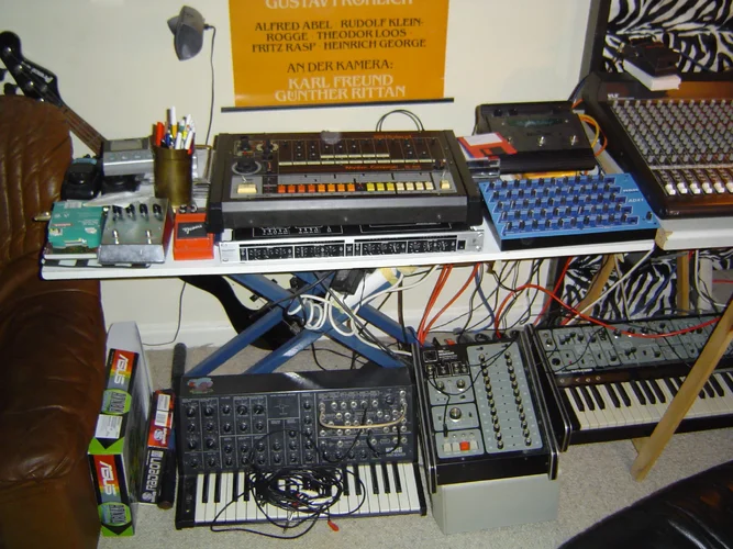 STUDIO_2.webp STUDIO_2.webp