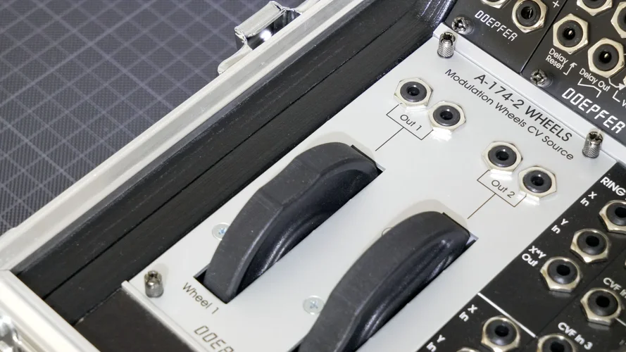 20251008-02 Case-Modding Doepfer Wheels.webp