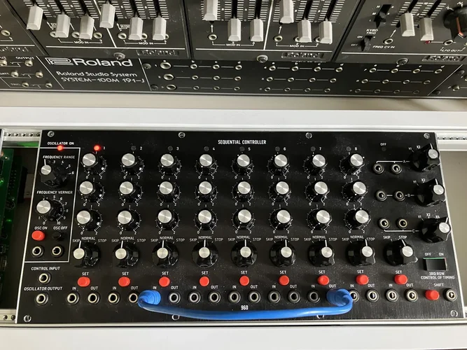 behringer960.jpg behringer960.jpg