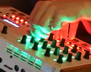 Screenshot 2025-10-25 at 15-54-01 Couch Techno 2 - Jomox Alpha Base MK II Jam - YouTube.webp