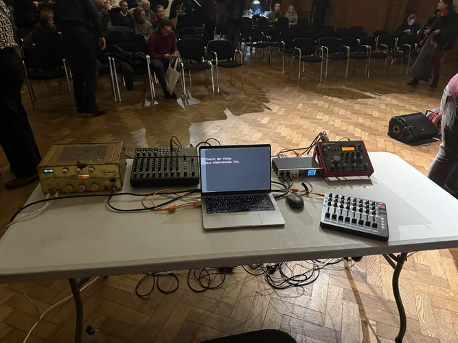 Theater der Klänge Neue elektronische Töne 2706.webp