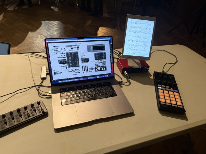 Theater der Klänge Neue elektronische Töne 2697.JPG