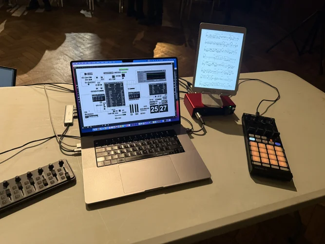 Theater der Klänge Neue elektronische Töne 2697.webp