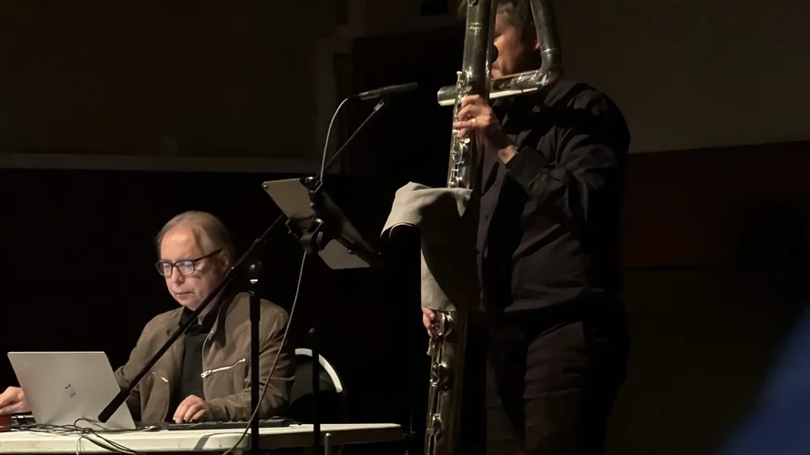 Theater der Klänge Neue elektronische Töne 2660.webp Theater der Klänge Neue elektronische Töne 2660.webp