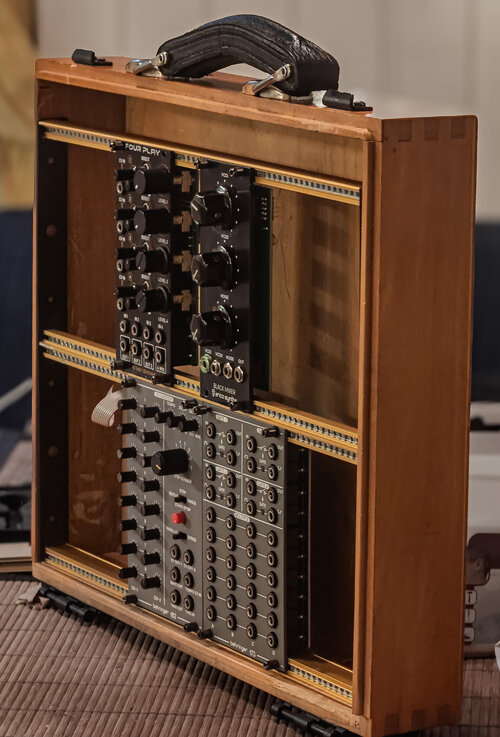 CarlZeissJenaKoffer_aljen_IMG_3196.jpg CarlZeissJenaKoffer_aljen_IMG_3196.jpg