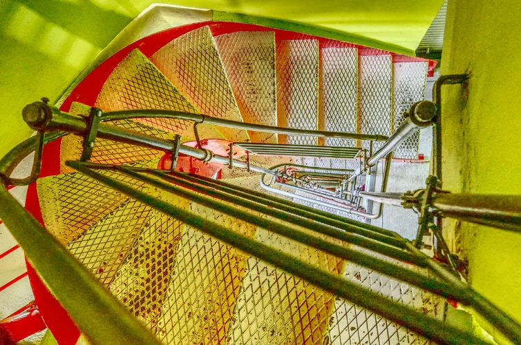 Treppenhaus Feldbergturm.jpg Treppenhaus Feldbergturm.jpg