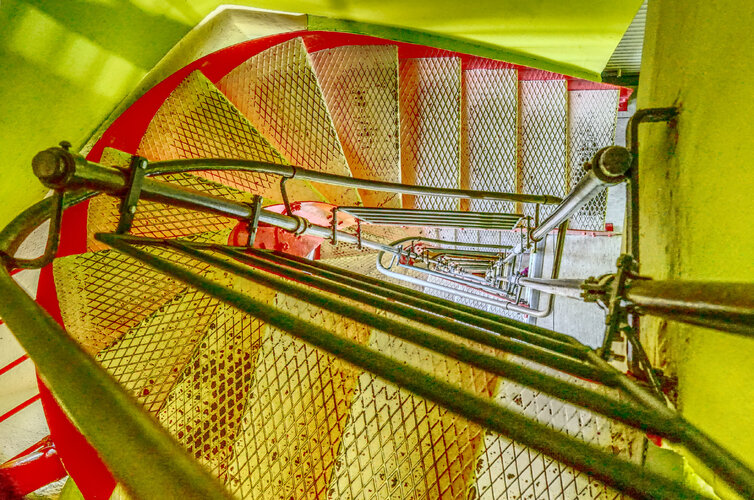 Treppenhaus Feldbergturm.jpg Treppenhaus Feldbergturm.jpg