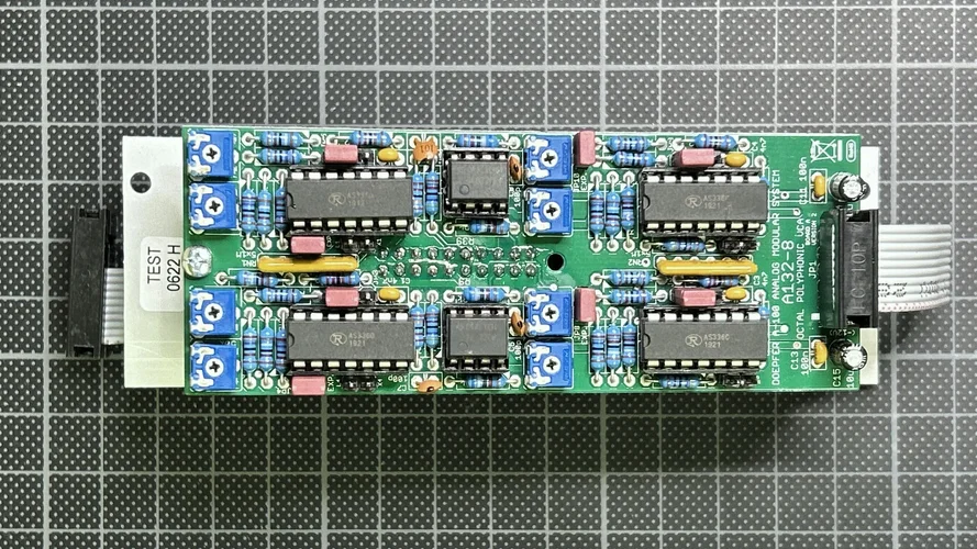 Konfiguration Doepfer Poly VCA A-132-8.webp Konfiguration Doepfer Poly VCA A-132-8.webp