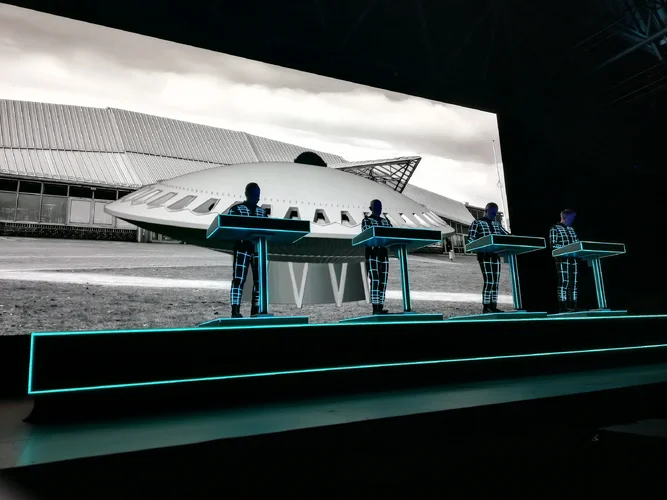 kraftwerk ufo seidenstickerhalle.webp kraftwerk ufo seidenstickerhalle.webp