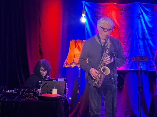 Struppig Tanzen 25 5373.webp