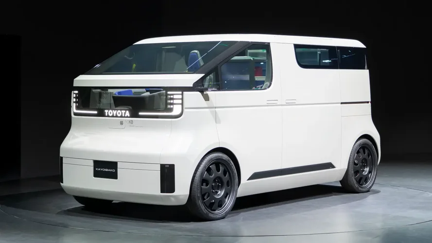 Toyota-Kayoibako-Concept-2023-Professional-Van-11.webp