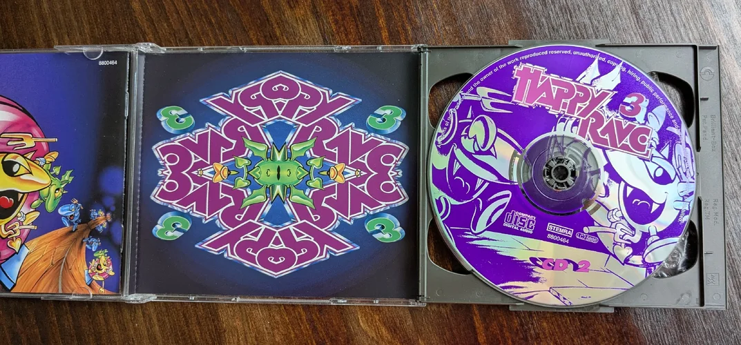 Happy Hardcore 3 Inlay2.webp Happy Hardcore 3 Inlay2.webp