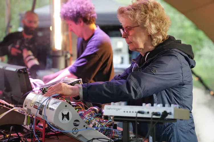 26_0509_LS5_1405bkw.webp