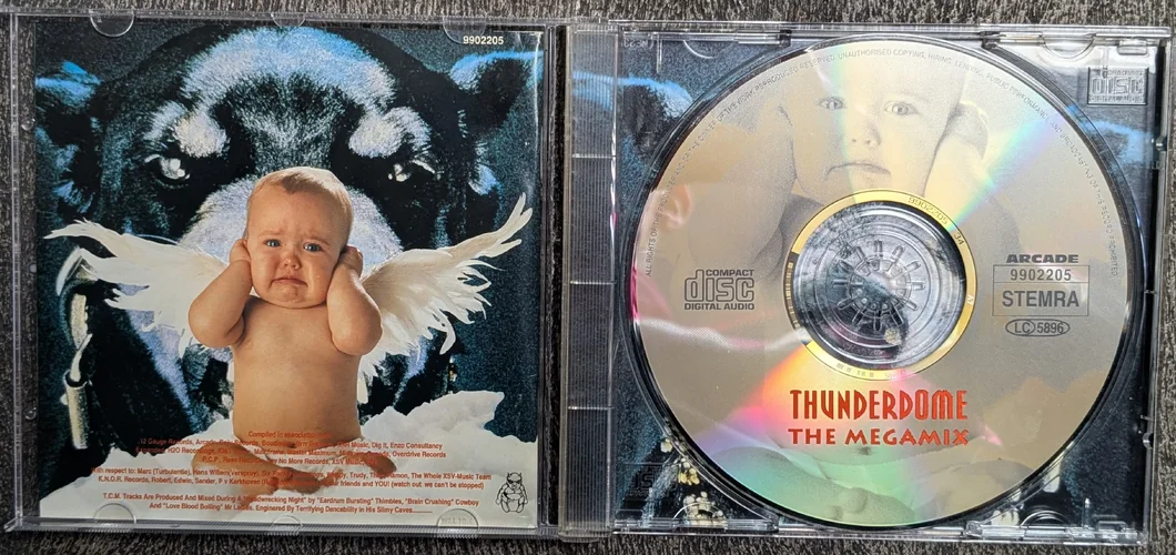 [ARC 9902205] VA - Human Resource &amp; DJ Reyes - The MEGAMIX Of Thunderdome 1-5 -1994Disc.webp