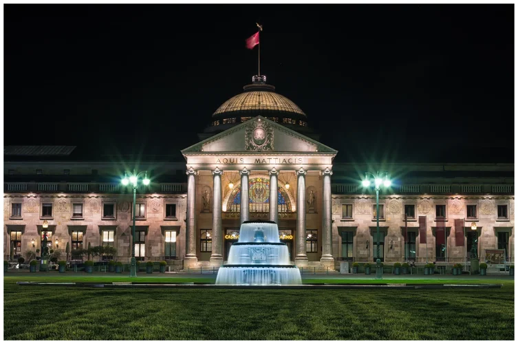 Wiesbaden Nacht.webp