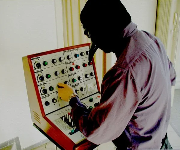 24242_1316533345745_6706175_n.webp 24242_1316533345745_6706175_n.webp