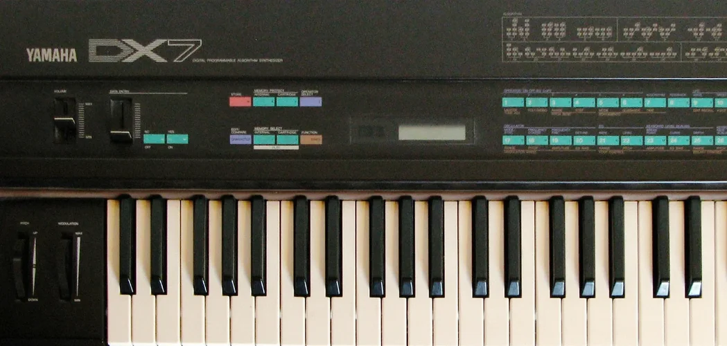 Yamaha-DX7-MN2S.webp