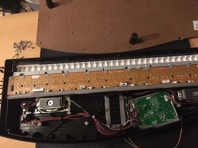 micropiano offen - CN2 ist Midi.webp micropiano offen - CN2 ist Midi.webp