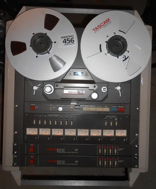 tascam 38 trolley.webp