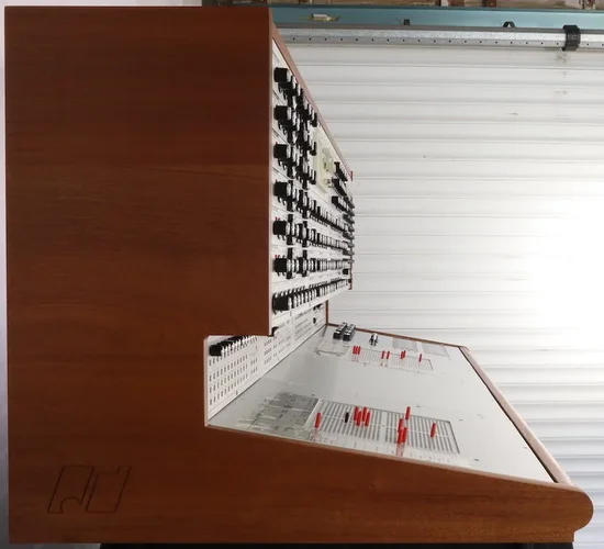 Analogue-Solutions-Colossus-side.jpg Analogue-Solutions-Colossus-side.jpg